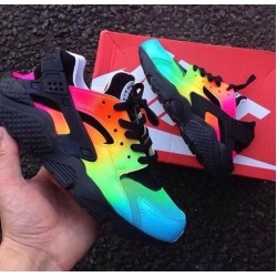 أحذية رياضية