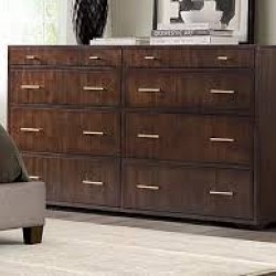 حذاء رياضي احمر