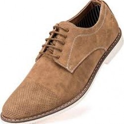 أحذية من جلد الغزال البني